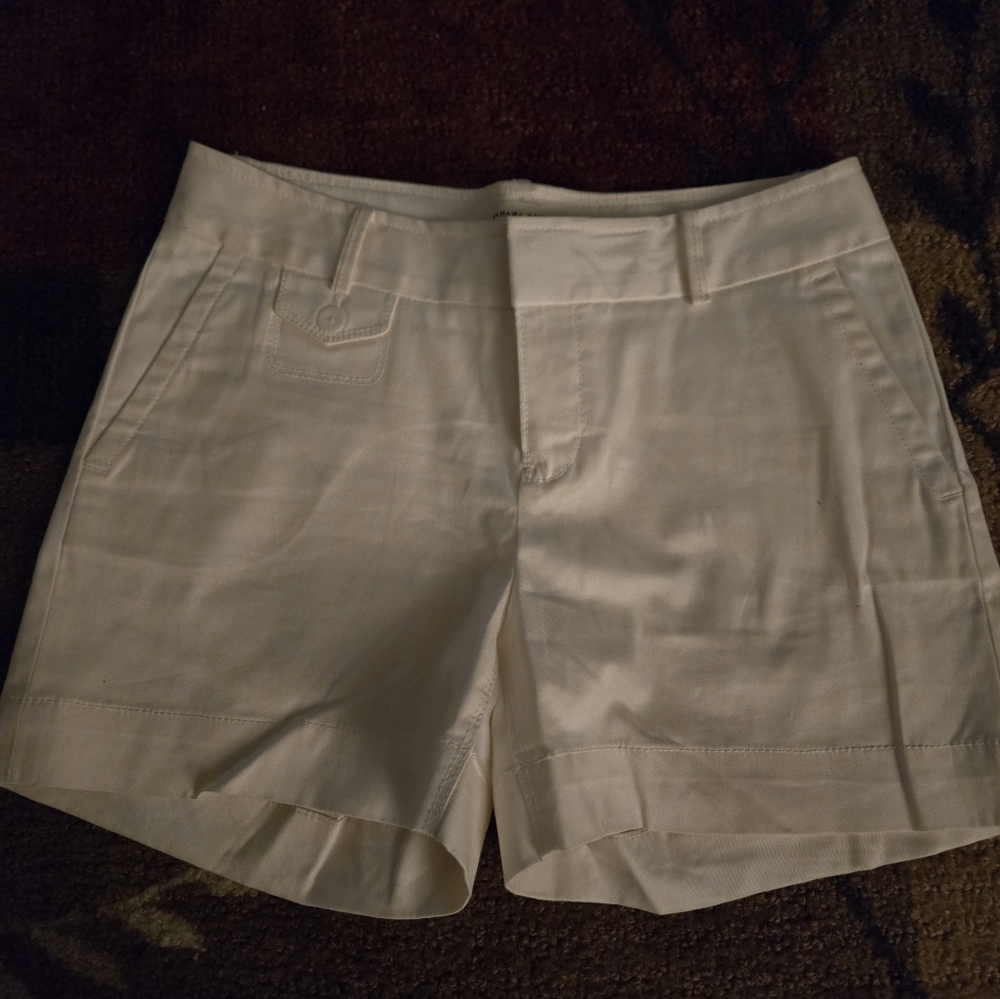 Banana Republic White Shorts "Martin Fit" Size 2 Sohpisticated.and Classy